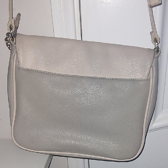 Guess Cream and Gray Crossbody Bag with Minimalist Design. - Picture 2 of 4